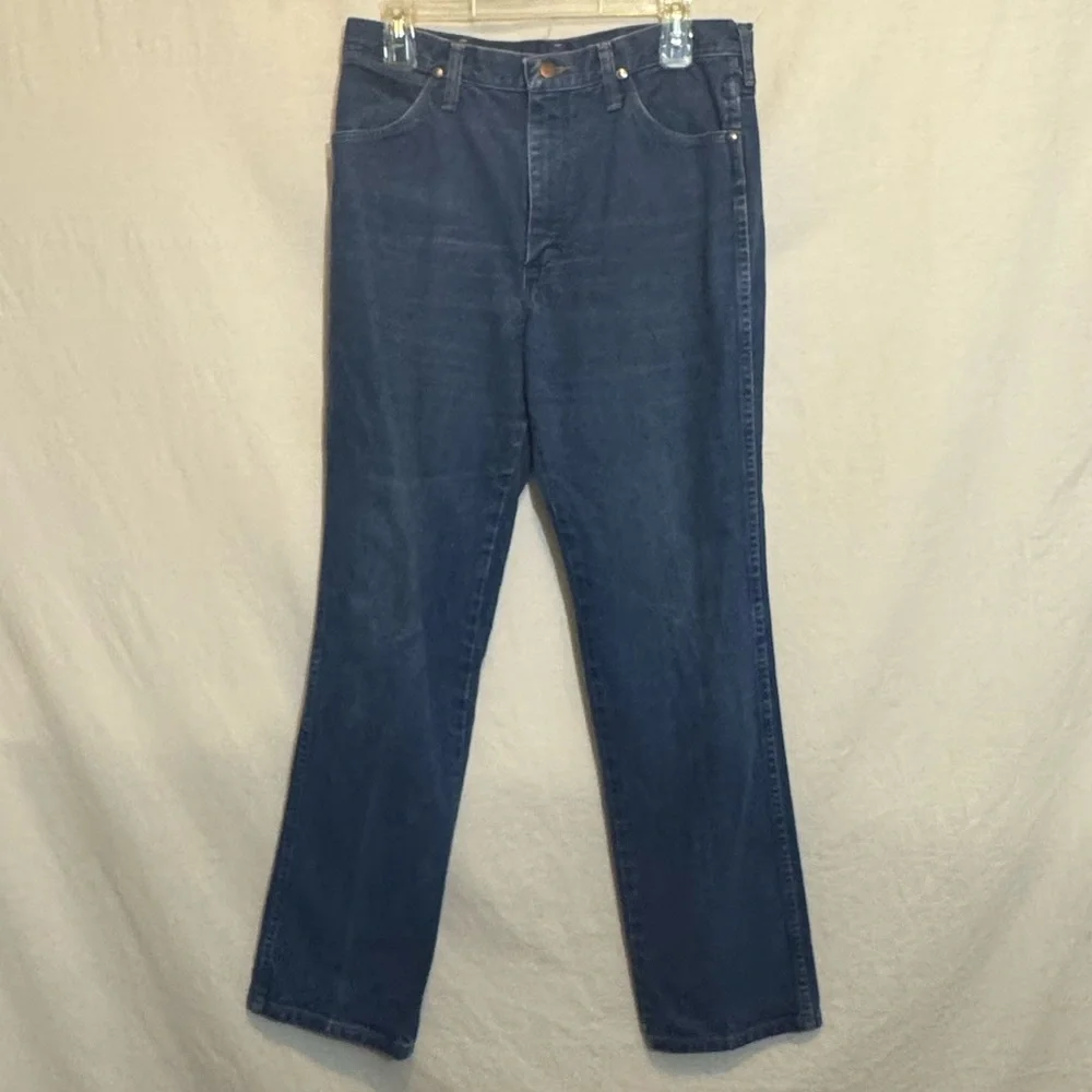 B-152 Men’s Wrangler Denim‎ Blue Jeans Size 33x32